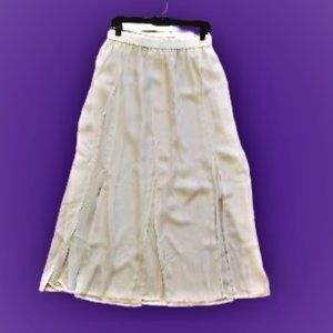 Off-white flowy paneled skirt, size L, NWOT